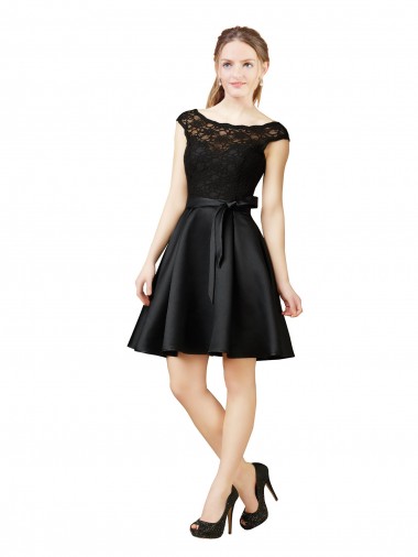 Schwarz A-Linien Illusion Ausschnitt Knielang Satin Spitze Kurze Brautjungfernkleider / Cocktailkleider / Heimkehr Kleider Verkäufer