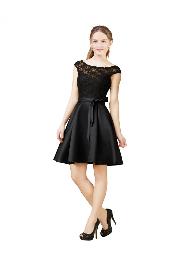 Schwarz A-Linien Illusion Ausschnitt Knielang Satin Spitze Kurze Brautjungfernkleider / Cocktailkleider / Heimkehr Kleider Verkäufer